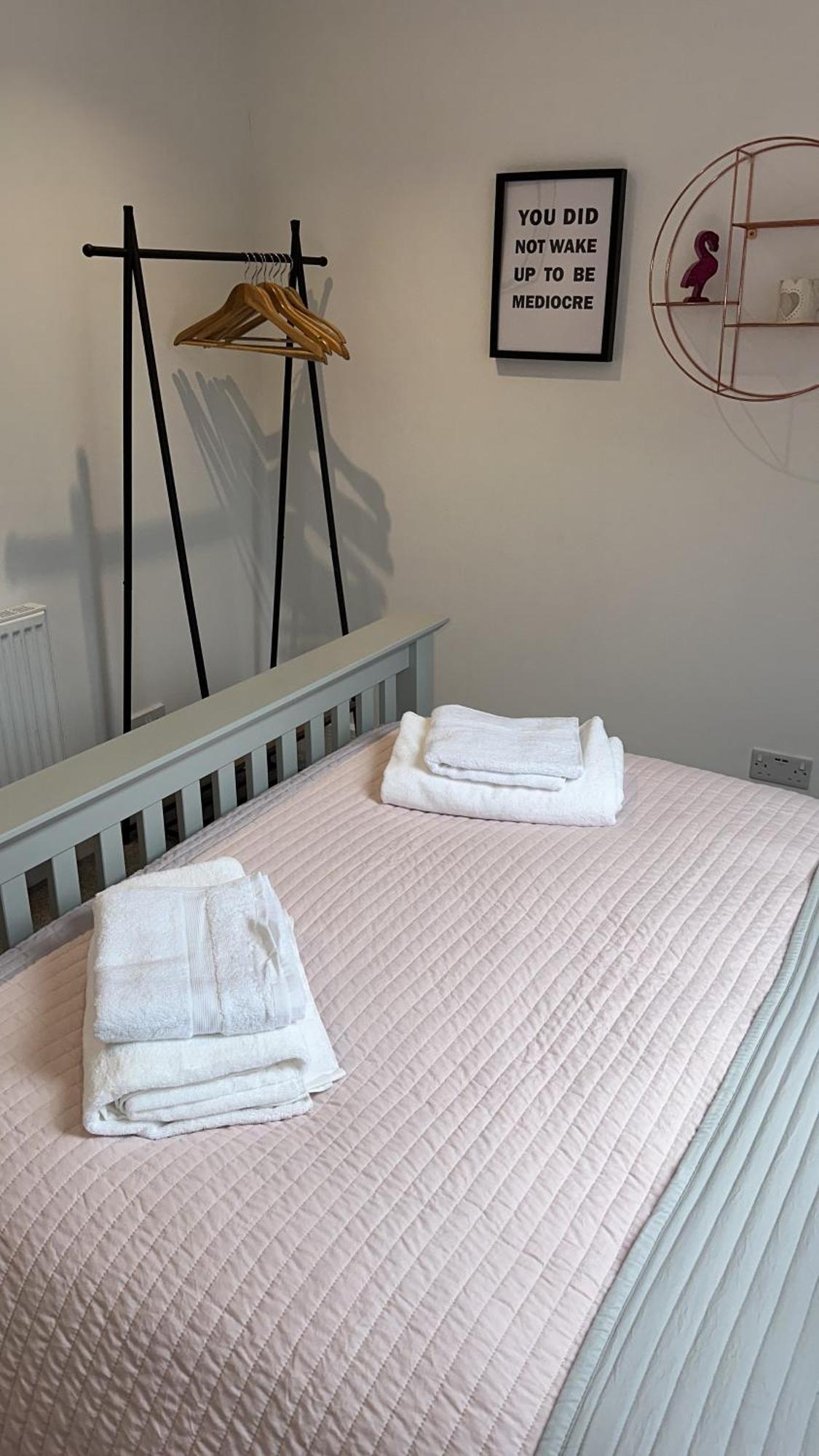 Modern Harrogate House Sleeps 10, Cinema Room & Hot Tub Buitenkant foto