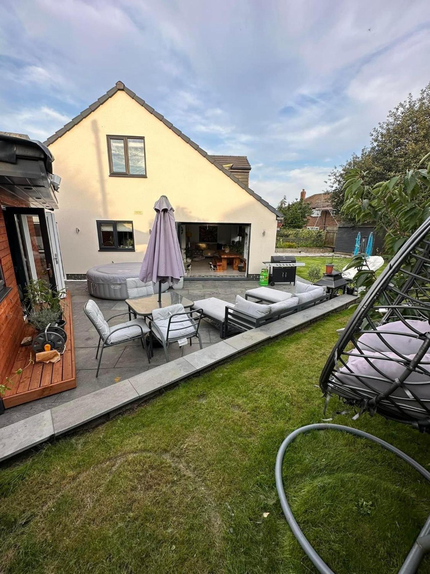 Modern Harrogate House Sleeps 10, Cinema Room & Hot Tub Buitenkant foto